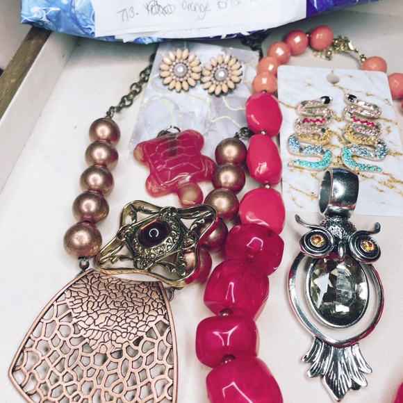 713. Orange Brick Road 7 Piece Lot - Picture 4 of 6